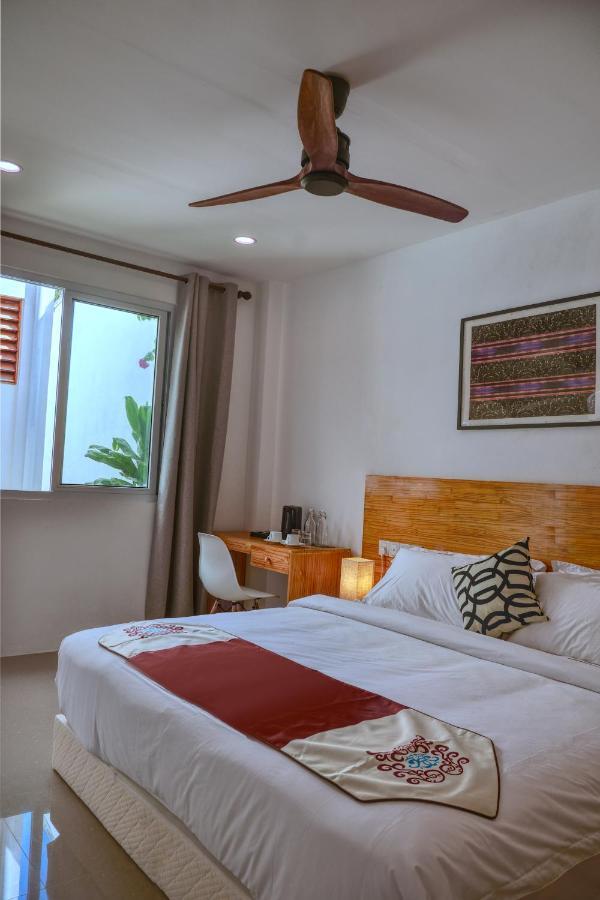Island Ambience Hotel Maafushi Luaran gambar